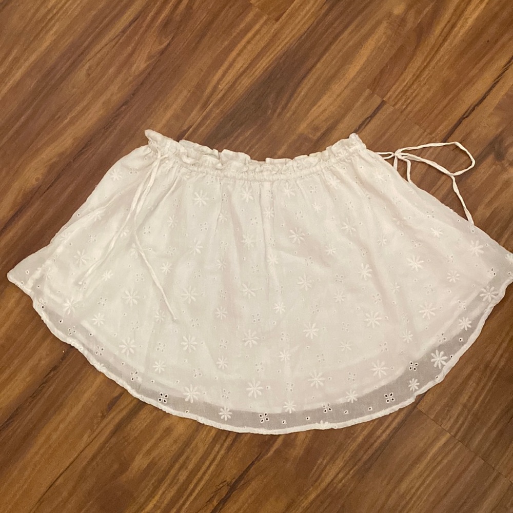 Flowy , airy skirt never been worn white with flower print